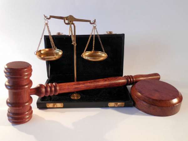 Как обратить взыскание на имущество должника через суд или судебных приставов?