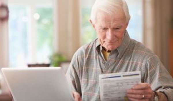 Социальная карта Сбербанка «Маэстро» для пенсионеров – преимущества и недостатки программы
